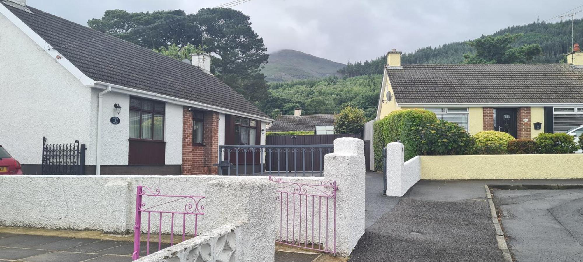 Mourne Hikers' Cottage Newcastle  Zewnętrze zdjęcie